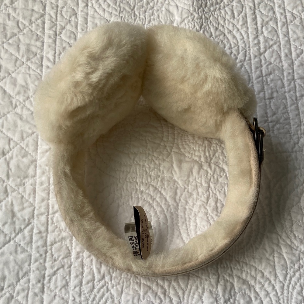 UGG Shearling Suede Earmuffs Cream NEW - Picture 4 of 13